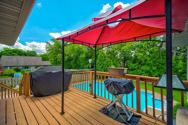 6 Stacy Lane, Madison, WI 53716