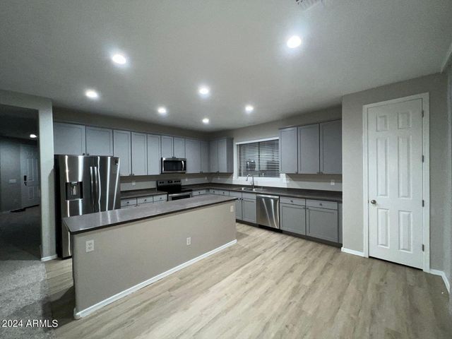 25918 N DESERT MESA Drive, Surprise, AZ 85387