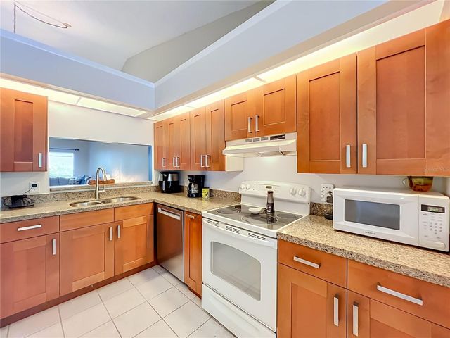 645 LAUREL OAK LANE 201, Altamonte Springs, FL 32701