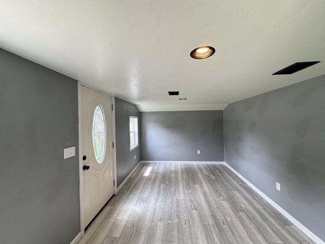803 DEMAREST AVENUE, Waupaca, WI 54981