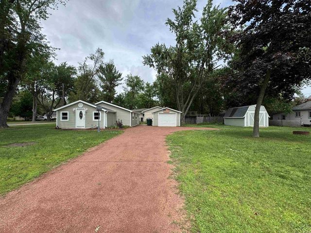 803 DEMAREST AVENUE, Waupaca, WI 54981