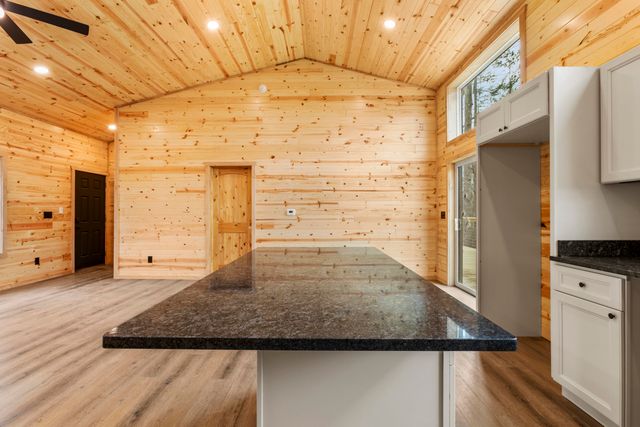 266 Blossom Way, Zoe, KY 41397