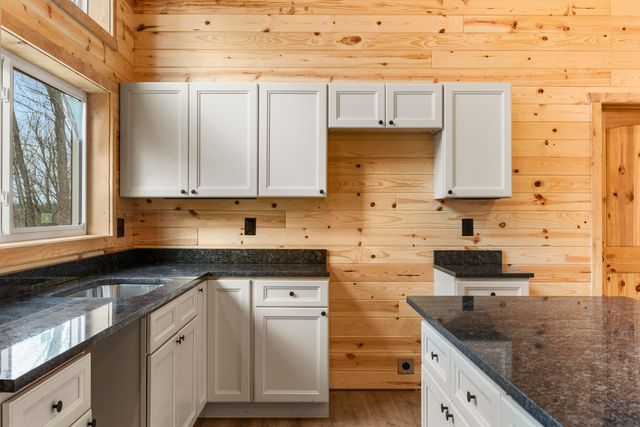 266 Blossom Way, Zoe, KY 41397