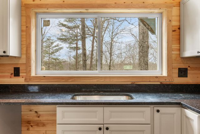 266 Blossom Way, Zoe, KY 41397