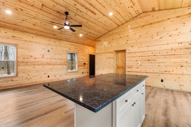 266 Blossom Way, Zoe, KY 41397