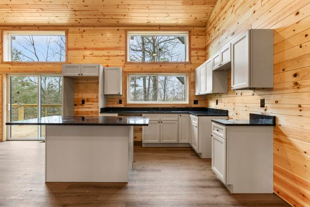 266 Blossom Way, Zoe, KY 41397