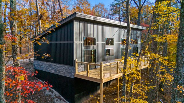 266 Blossom Way, Zoe, KY 41397