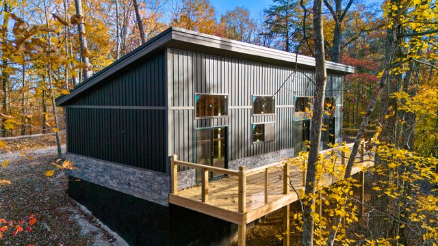 266 Blossom Way, Zoe, KY 41397