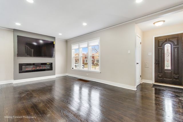 9432 S Bishop Street, Chicago, IL 60620