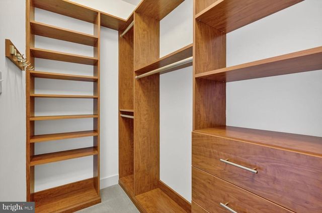 10425 FERNWOOD RD, Bethesda, MD 20817