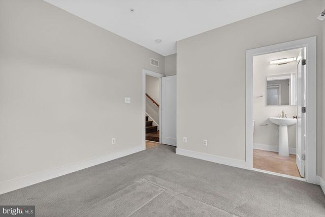 10425 FERNWOOD RD, Bethesda, MD 20817