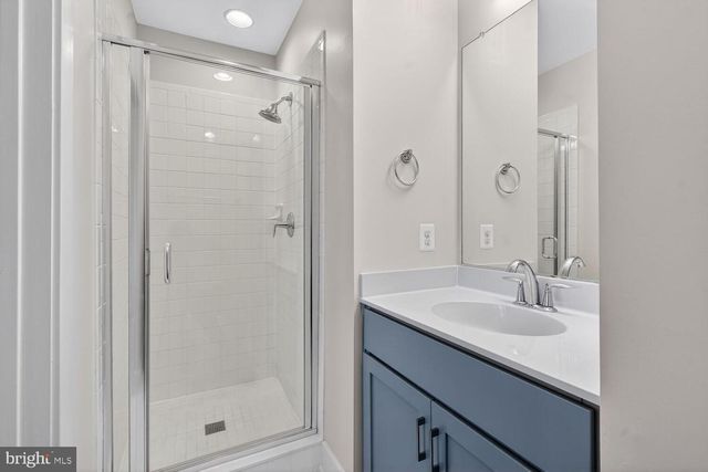 10425 FERNWOOD RD, Bethesda, MD 20817