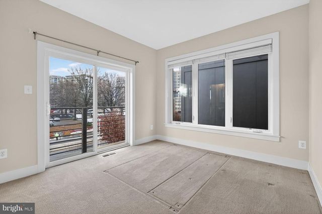 10425 FERNWOOD RD, Bethesda, MD 20817