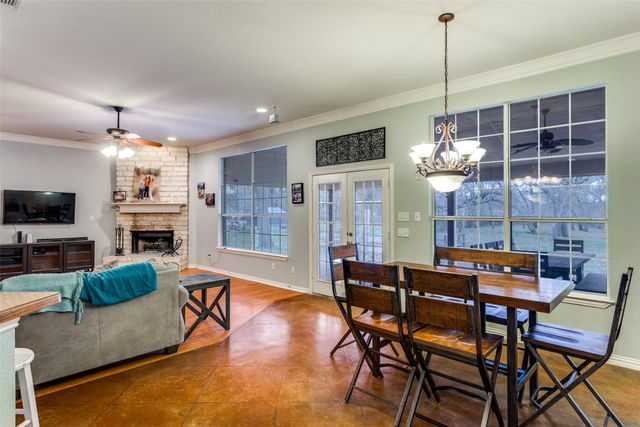 217 Woodbine Drive, Burleson, TX 76028