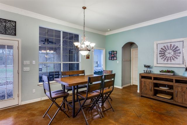 217 Woodbine Drive, Burleson, TX 76028