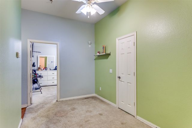 217 Woodbine Drive, Burleson, TX 76028