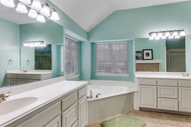 217 Woodbine Drive, Burleson, TX 76028