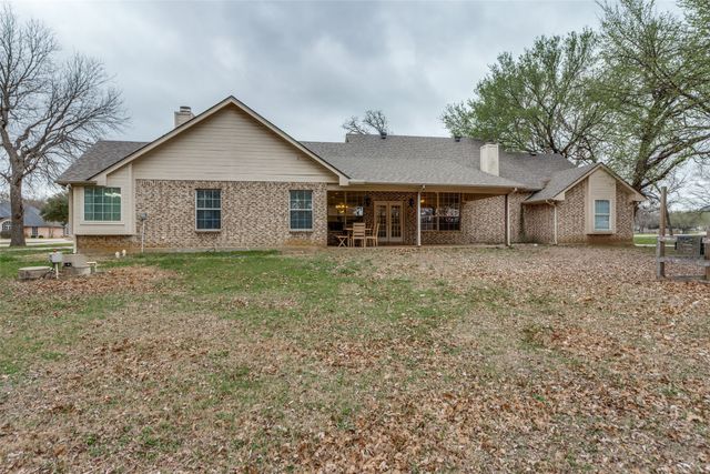 217 Woodbine Drive, Burleson, TX 76028