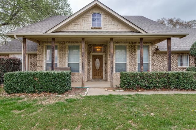 217 Woodbine Drive, Burleson, TX 76028