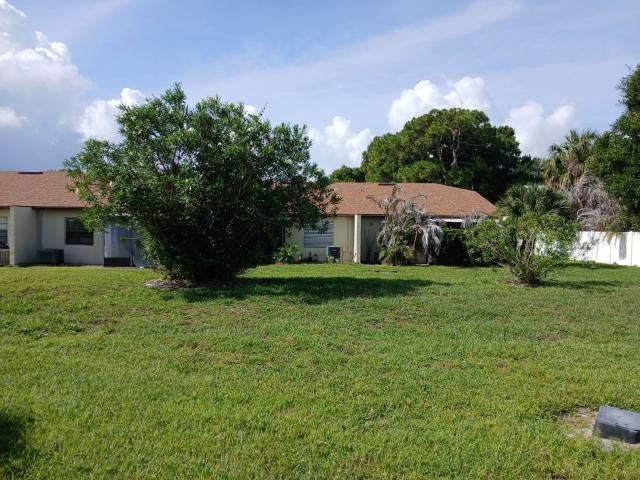 6012 Indrio Road 7, Fort Pierce, FL 34951