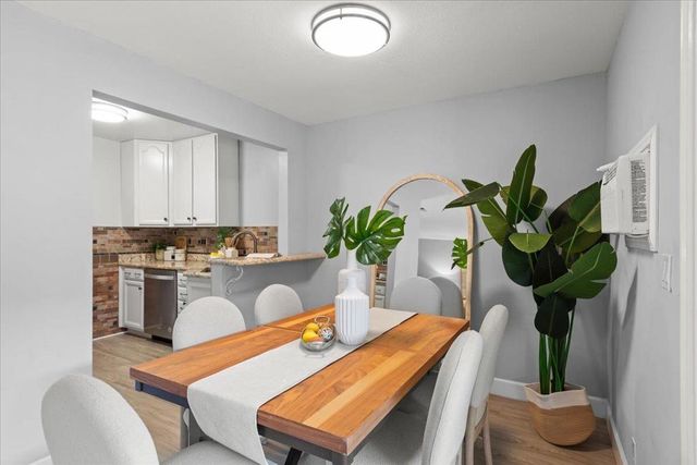 221 Kiely Boulevard B, Santa Clara, CA 95051