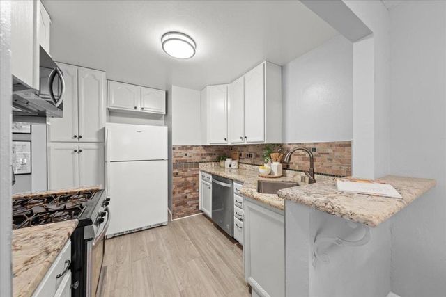 221 Kiely Boulevard B, Santa Clara, CA 95051