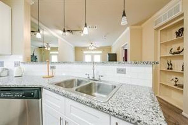 1711 Old Spanish Trail 137, Houston, TX 77054