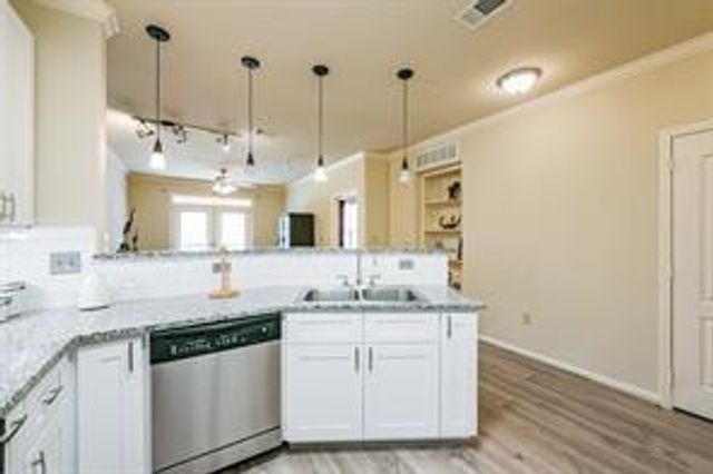 1711 Old Spanish Trail 137, Houston, TX 77054