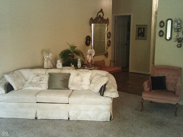 5409 Greenwillow Road, Indianapolis, IN 46226