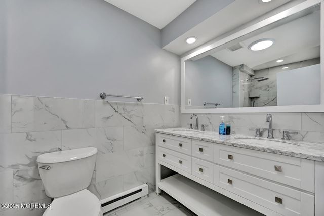 177 Amberly Drive C, Manalapan, NJ 07726