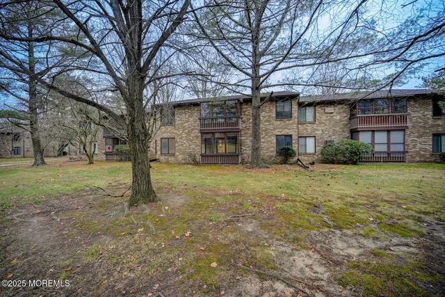 177 Amberly Drive C, Manalapan, NJ 07726
