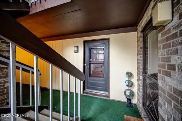 177 Amberly Drive C, Manalapan, NJ 07726