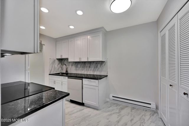 177 Amberly Drive C, Manalapan, NJ 07726