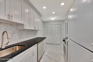 177 Amberly Drive C, Manalapan, NJ 07726