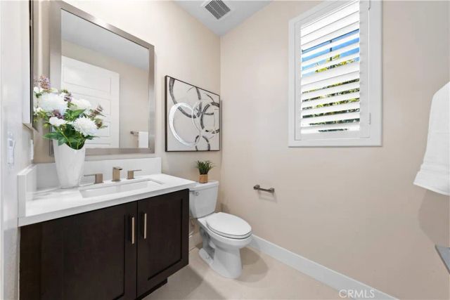 60 Harlow, Irvine, CA 92618