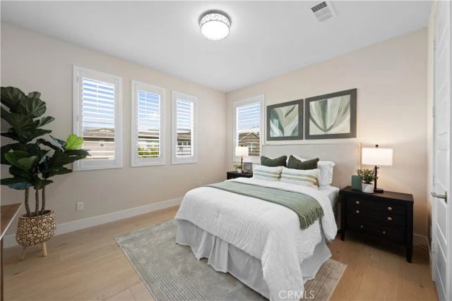 60 Harlow, Irvine, CA 92618