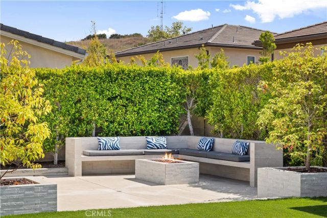 60 Harlow, Irvine, CA 92618