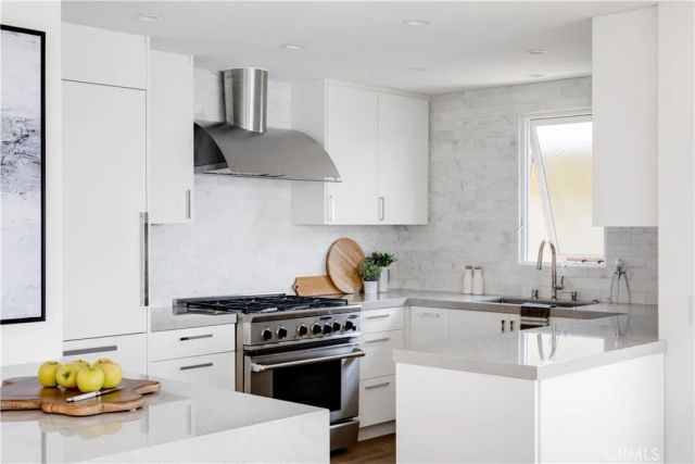 835 La Mirada Street, Laguna Beach, CA 92651