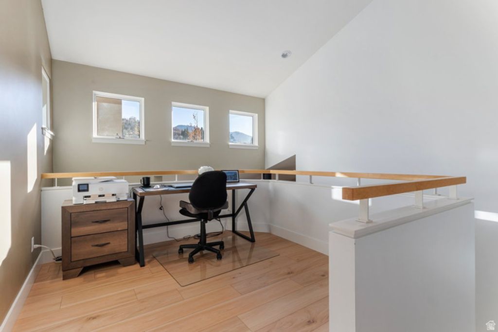 Image 18 of property listing at 8762 N GORGOZA DR, Park City, UT 84098