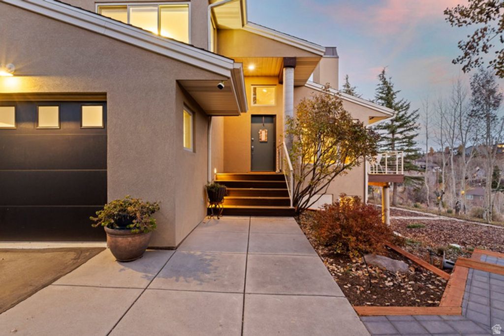 Image 3 of property listing at 8762 N GORGOZA DR, Park City, UT 84098