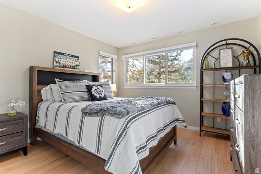 Image 26 of property listing at 8762 N GORGOZA DR, Park City, UT 84098