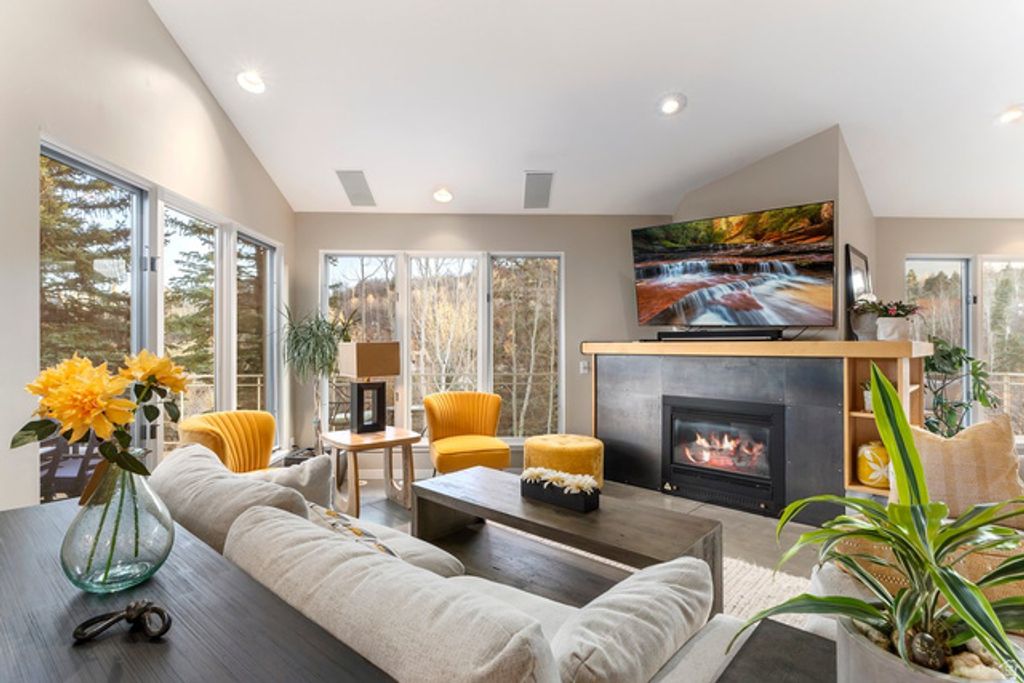 Image 4 of property listing at 8762 N GORGOZA DR, Park City, UT 84098