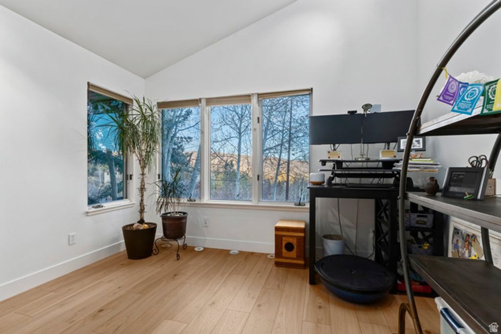 Image 32 of property listing at 8762 N GORGOZA DR, Park City, UT 84098