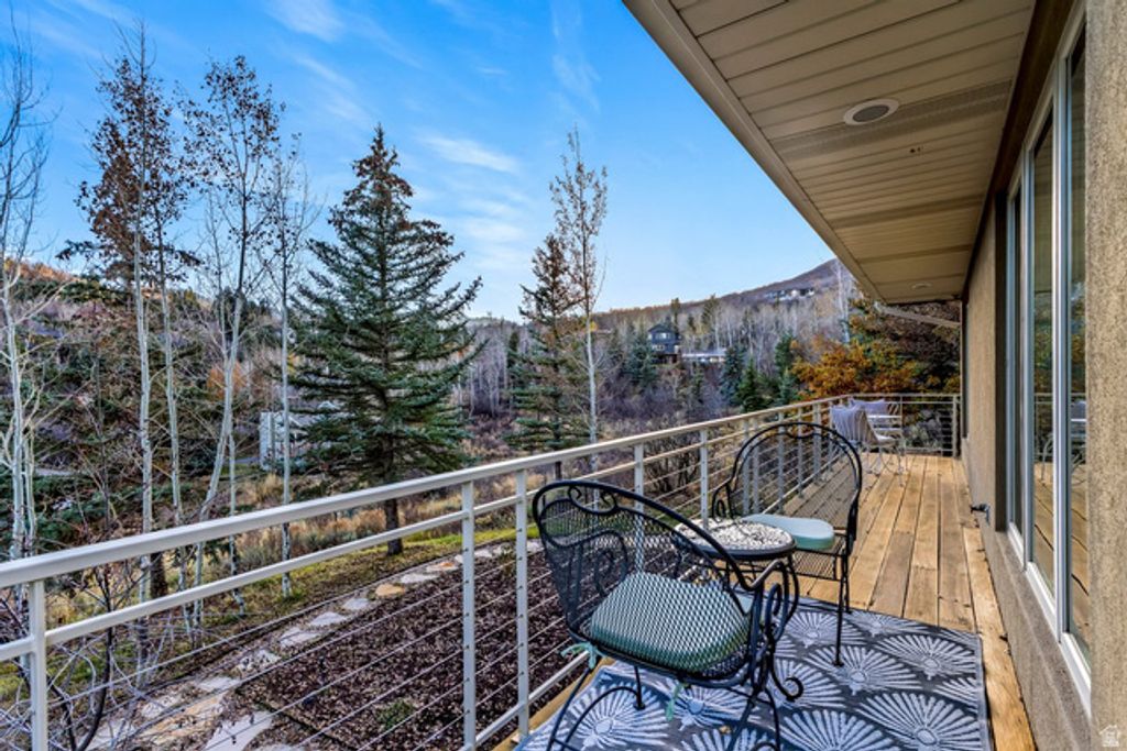 Image 35 of property listing at 8762 N GORGOZA DR, Park City, UT 84098