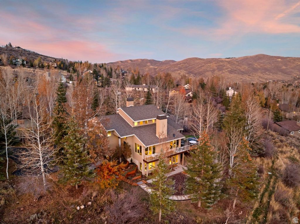 Image 48 of property listing at 8762 N GORGOZA DR, Park City, UT 84098