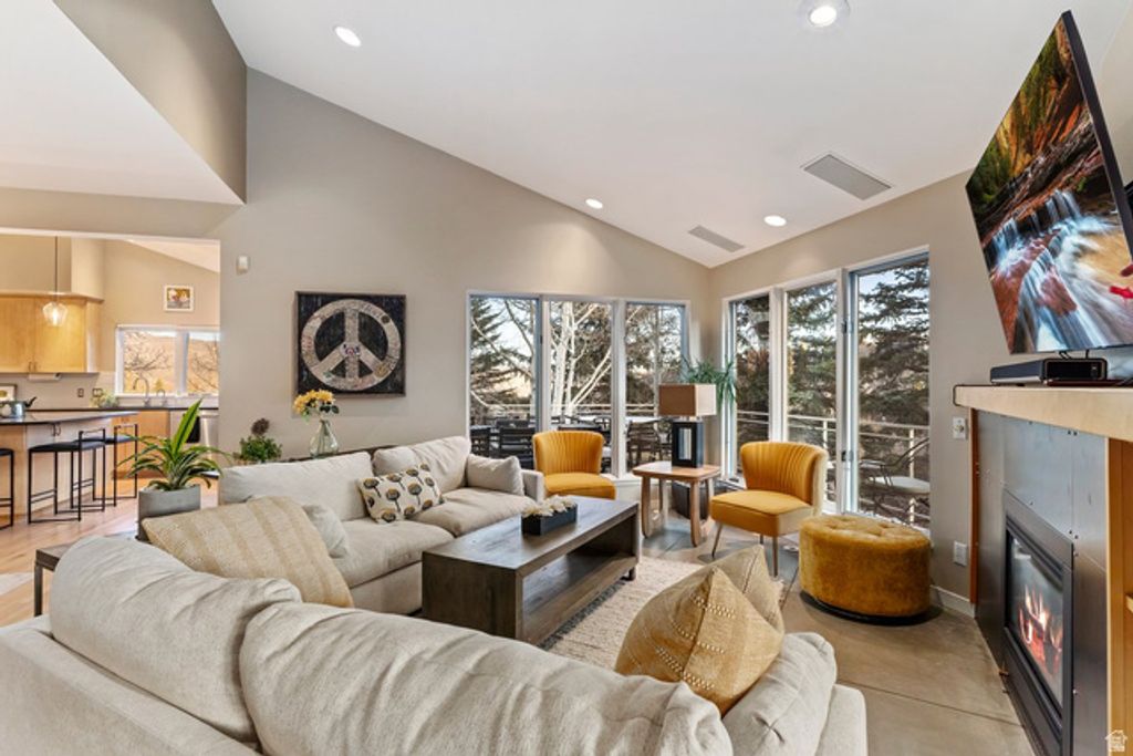 Image 6 of property listing at 8762 N GORGOZA DR, Park City, UT 84098