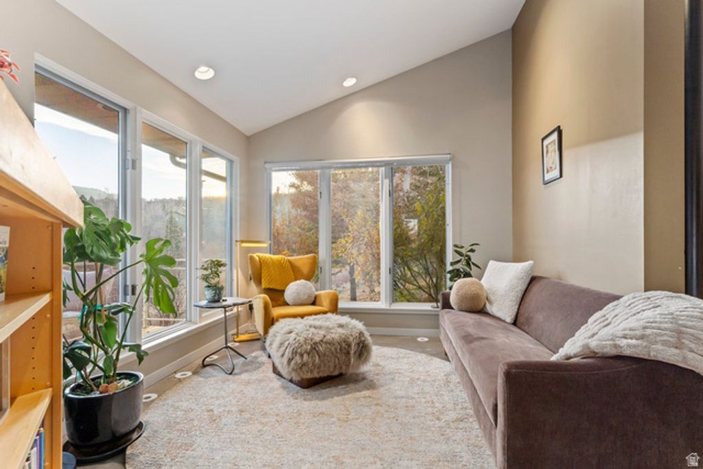 Image 7 of property listing at 8762 N GORGOZA DR, Park City, UT 84098