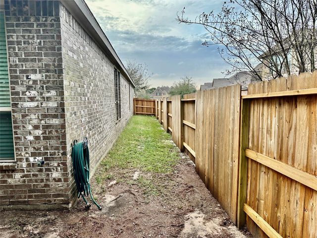 13326 Lake Chesdin Road, Houston, TX 77044