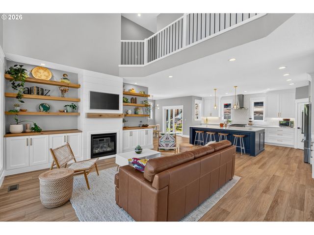 934 Nw BAKER CREST Ct, Mc Minnville, OR 97128