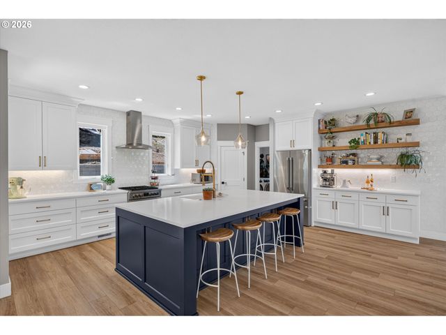 934 Nw BAKER CREST Ct, Mc Minnville, OR 97128